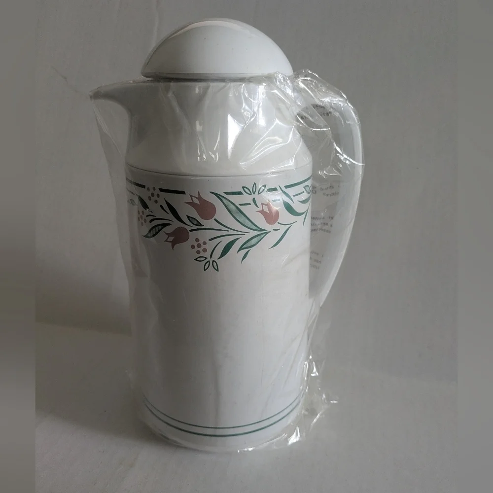 Vintage Rosemarie Tulip Pattern Corning Thermique. New In Packaging.